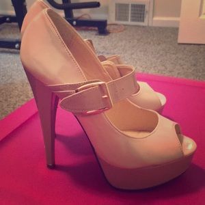 Steve Madden, nude heels